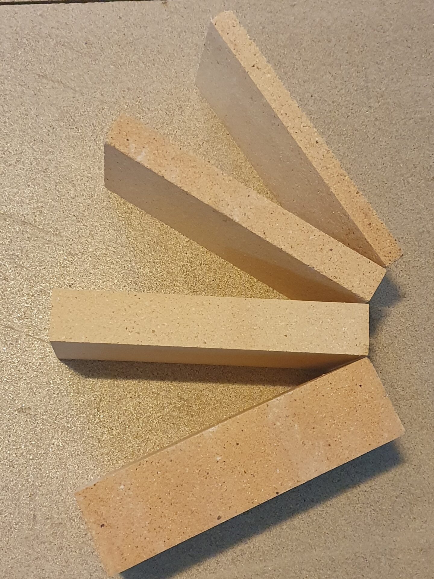 Samott tégla 25x12,4x4 cm