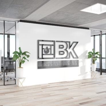Logo on office wall Mockup fotocim
